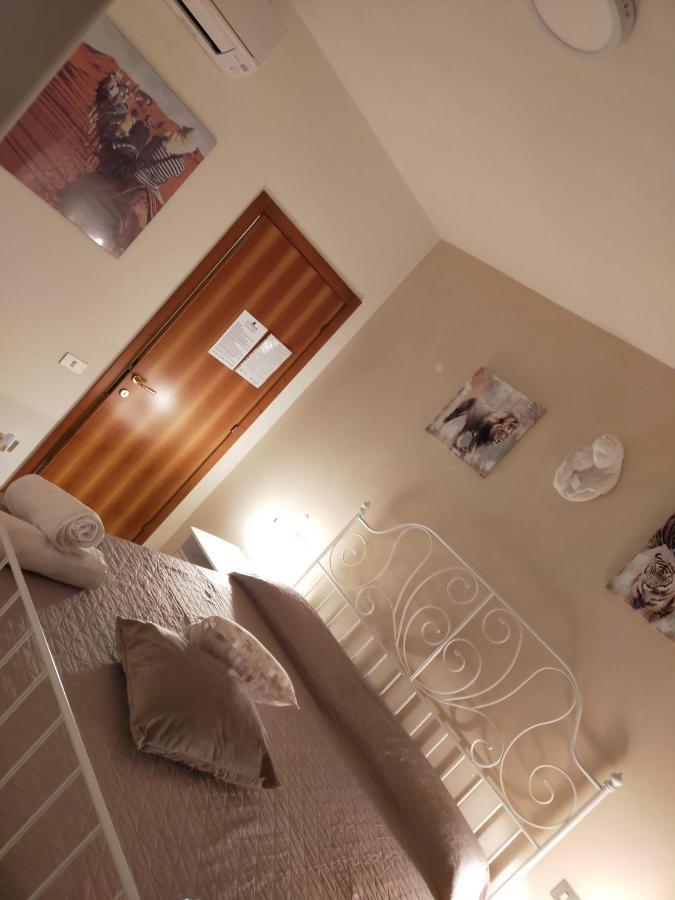 Affittacamere Lo Scoiattolo Di Mannocchi Lorella ปอร์โต ซันเตลปีดิโอ ภายนอก รูปภาพ